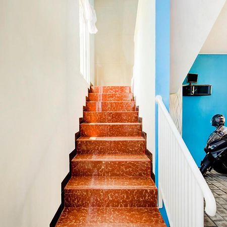 Oyo Life 3987 Kost Aditya Surabaia Exterior foto