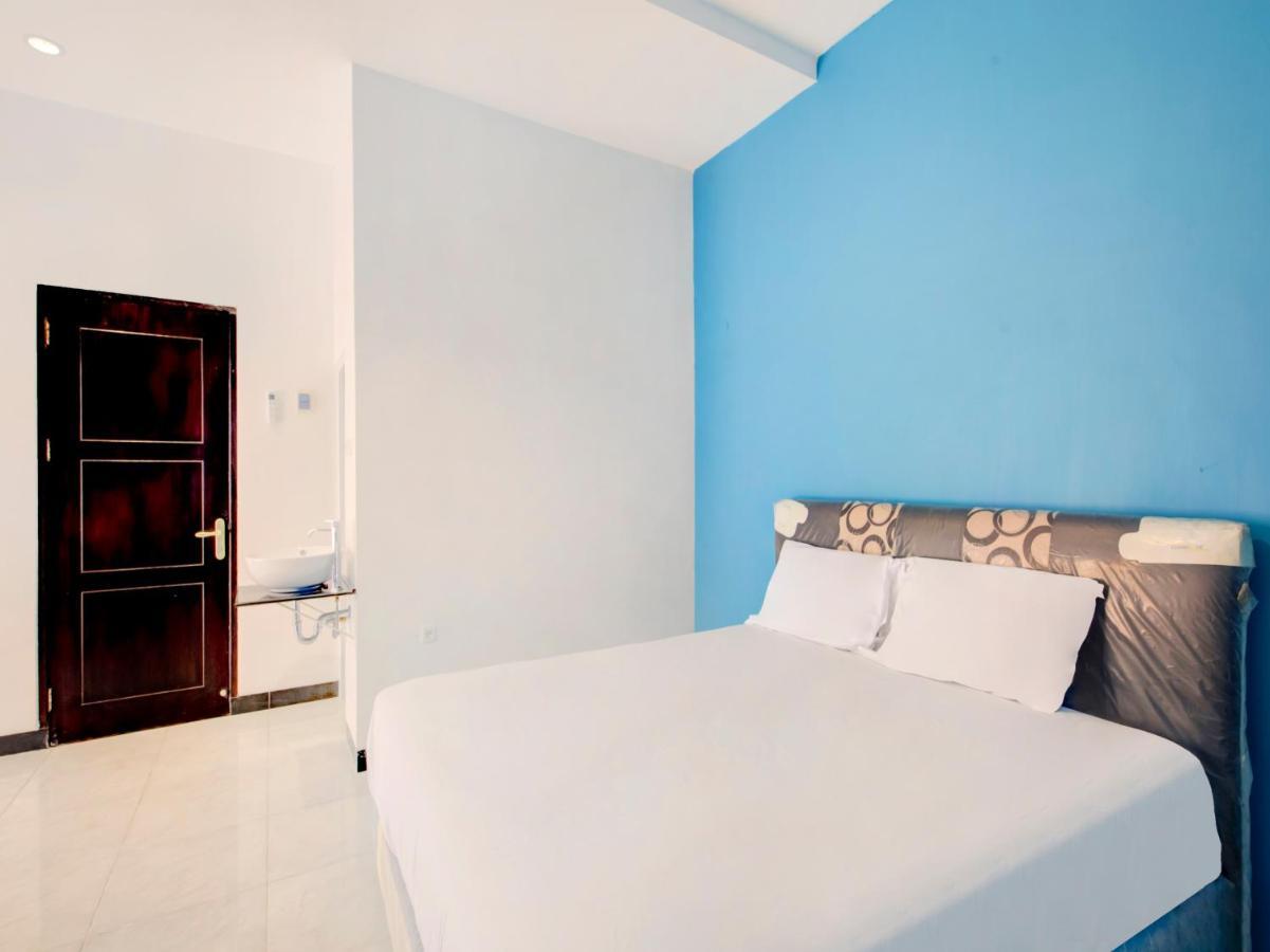 Oyo Life 3987 Kost Aditya Surabaia Exterior foto